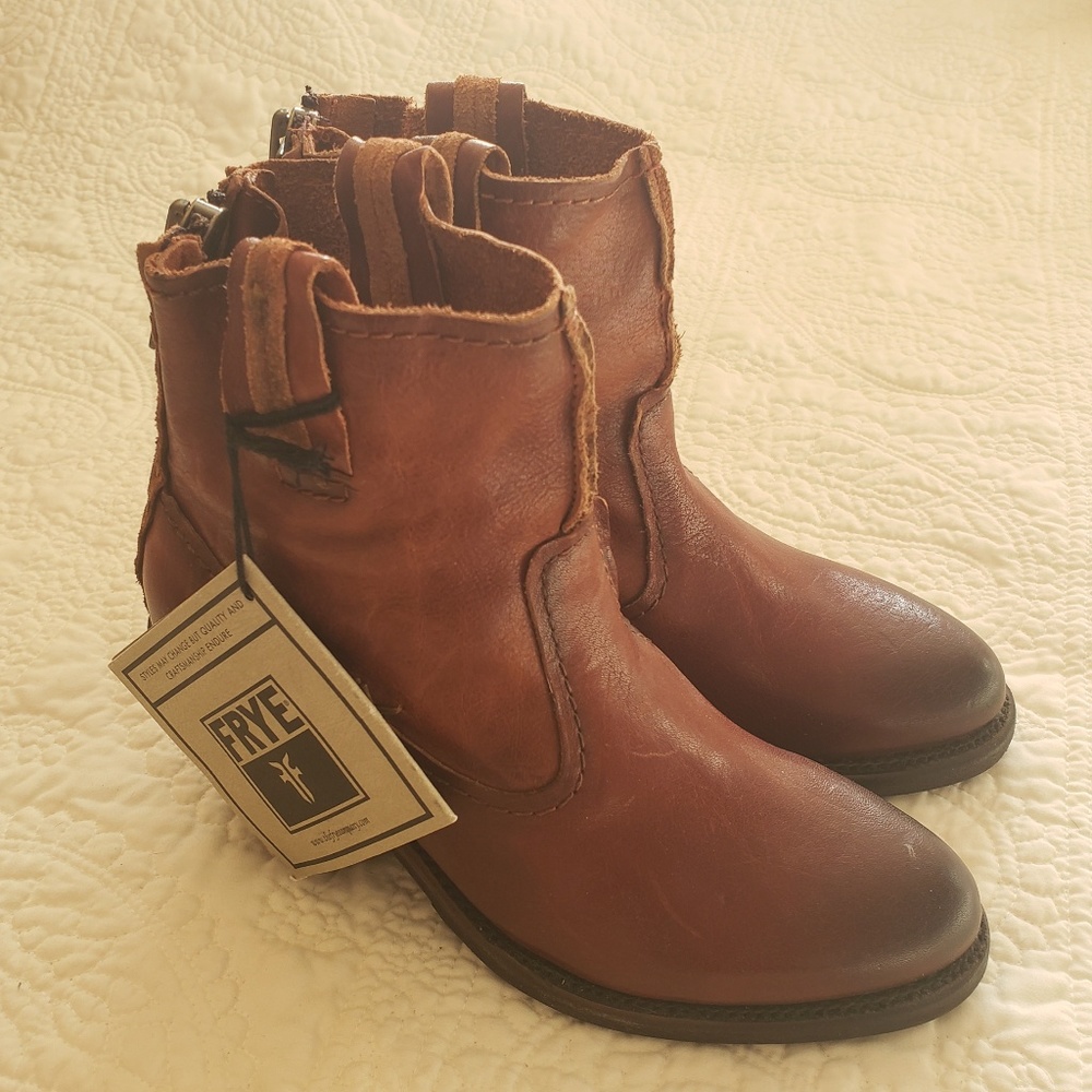 Gorgeous FRYE Boots Brand New